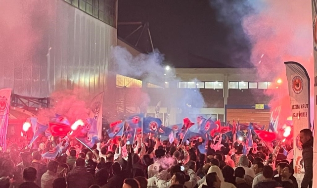 Bursa’da işçilerin zam sevinci sabaha kadar sürdü! Davul ve zurnalarla kutlandı