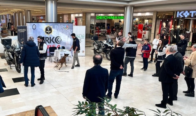 Bursa’da narkotik polisinden binlerce vatandaşa bilgilendirme