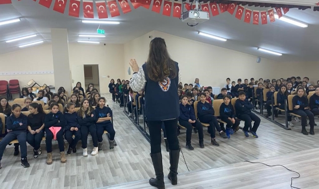 Bursa'da vatandaşlar, siber suçlara karşı bilgilendirildi