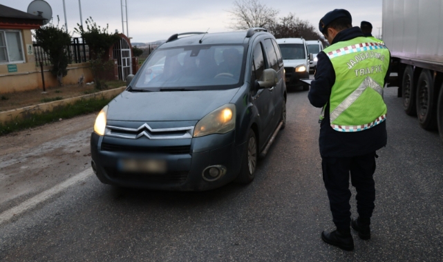Çakar lamba yasağına uymayanlara ceza yağdı