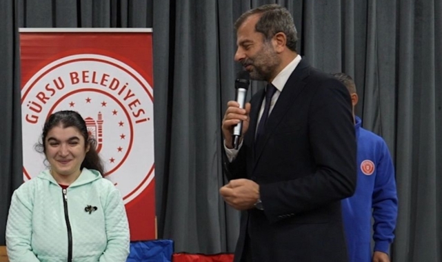 Çevreci Feride, Başkan Işık ile beraber atık topladı