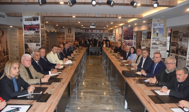 CHP İl Başkanı Yeşiltaş  aday adaylarıyla buluştu