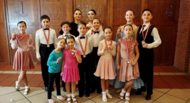 Dans topluluğu 15 madalyayla döndüler