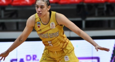 Dearica Marie Hamby ilk maçına çıktı