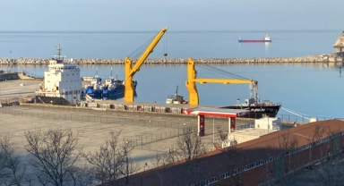 Demir yüklü gemi arızalandı
