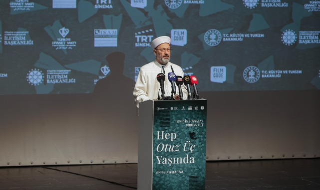 Diyanet İşleri Başkanı Erbaş, “Hep 33 Yaşında” belgeselinin galasına katıldı