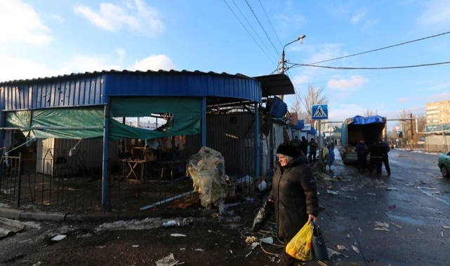 Donetsk'te pazarda patlama: 27 kişi öldü!