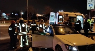 Ehliyetsiz sürücü kaza yapınca yakayı ele verdi!