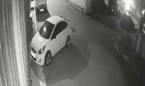 El freni çekilmeyen otomobili lodos sürdü