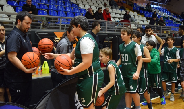 Enerjisa'dan Balıkesirli çocuklara basketbol kampı