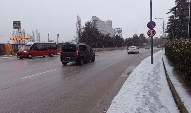 Eskişehir güne karla başladı