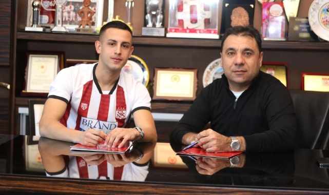 Fenerbahçe, Bartuğ Elmaz’ı Sivasspor’a kiraladı