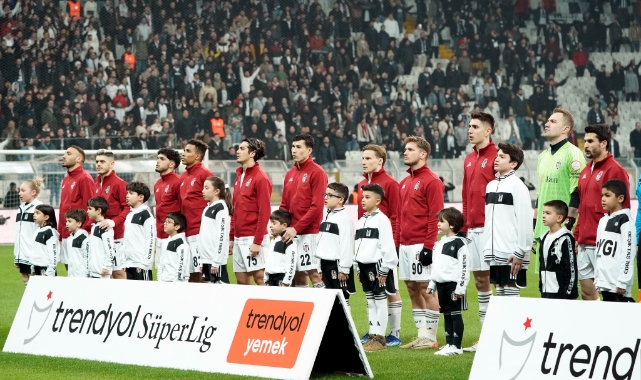 Fernando Santos'tan kadroda 3 değişiklik