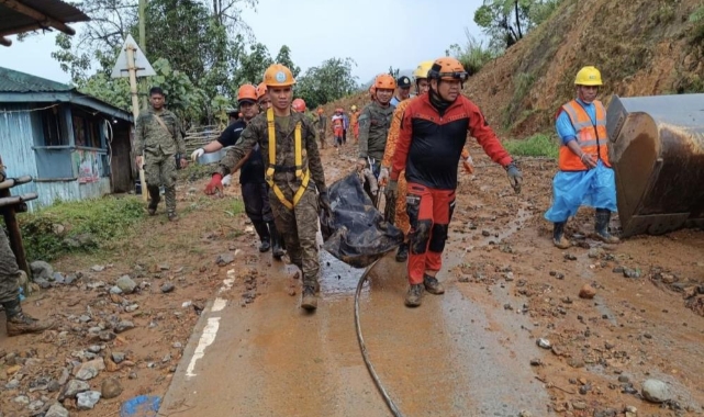 Filipinler'de toprak kayması: 7 ölü, 2 yaralı