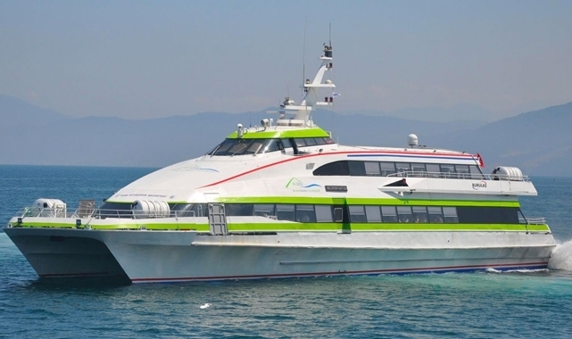 Fırtınanın etkili olduğu Bursa'da deniz otobüsü seferleri iptal edildi