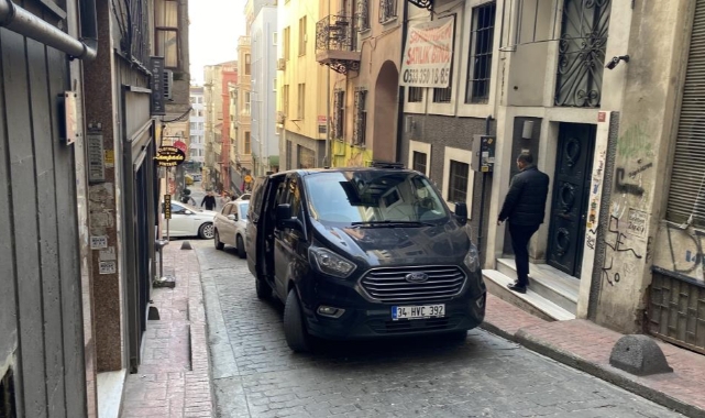 Galata’da Norveçli turist ölü bulundu, Yunan turist hastanede