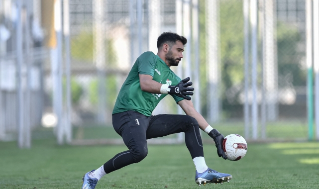 Genç kaleci Bursaspor ile sözleşmesini feshetti