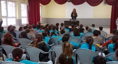 Genç yazar öğrencilerle buluştu