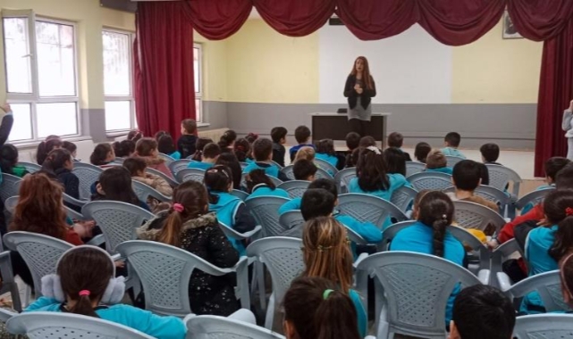 Genç yazar öğrencilerle buluştu