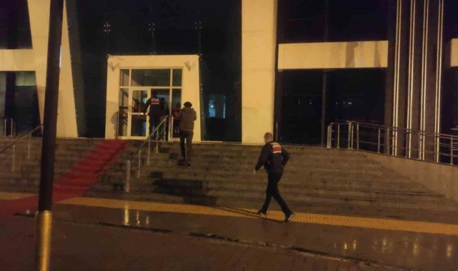 İçişleri Bakanlığı önünde "dur" ihtarına uymayan şüpheli etkisiz hale getirildi