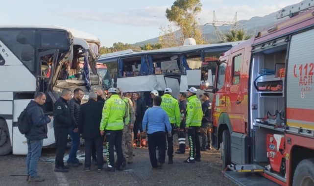İşçi servisleri çarpıştı: Yaralılar var!