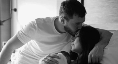 İsmail Ege Şaşmaz-Hande Ünal çiftinden kızlarıyla ilk poz