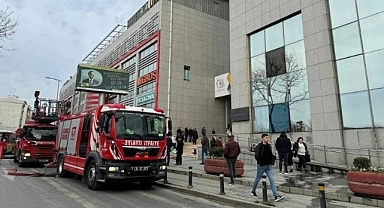 İstanbul Bayrampaşa Belediyesi binasında yangın çıktı!