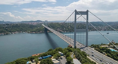 İstanbul Boğazı çift yönlü gemi trafiğine kapatıldı