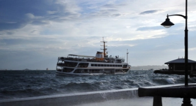 İstanbul'da vapur seferlerine hava engeli