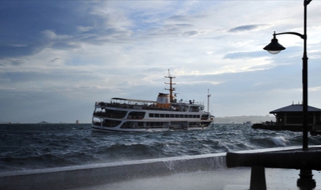 İstanbul'da vapur seferlerine hava engeli
