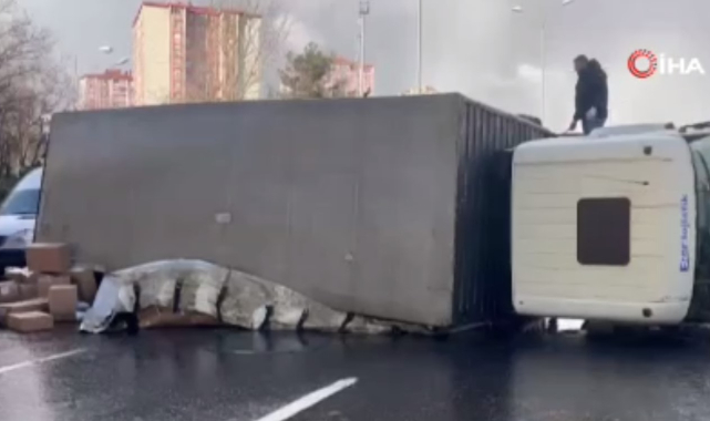 İstanbul trafiğini felç eden kaza!
