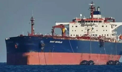İzmir'e petrol getiren tankerle bağlantı kesildi!