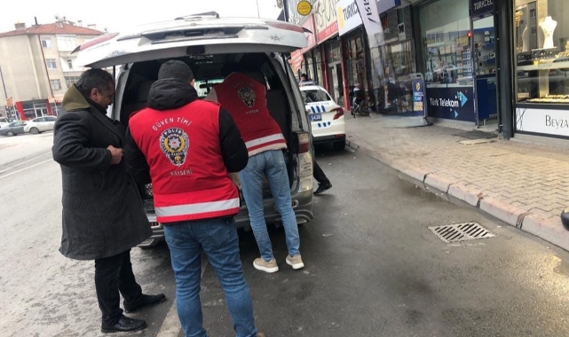 Kayseri polisinden "Dar Alan" Uygulaması