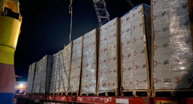 Kızılay bin 700 tonluk yardımı Gazze'ye ulaştırdı