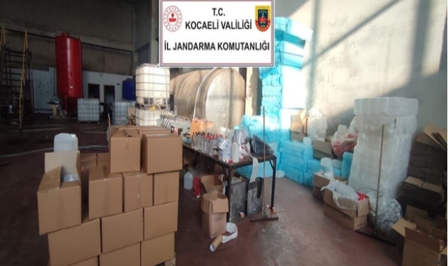 Kocaeli'de 16 ton 990 litre etil alkol ele geçirildi