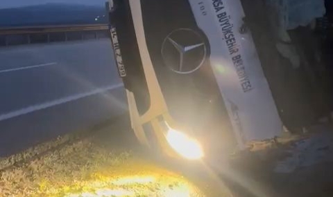 Kontrolden çıkan TIR yan yattı: 1 yaralı