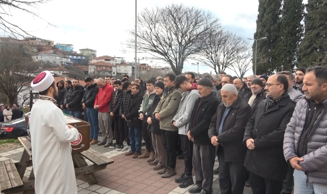 Küçük Zeynep gözyaşları içinde toprağa verildi