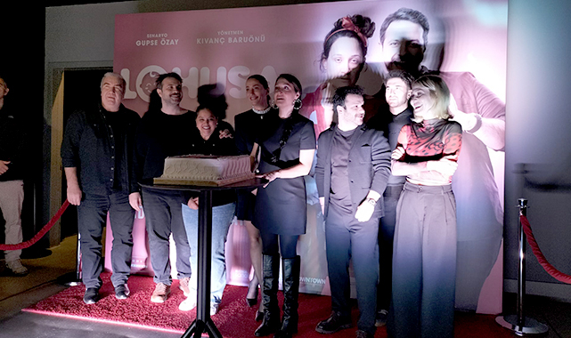 Lohusa filmi oyuncuları Sinema Kino'ya geldi