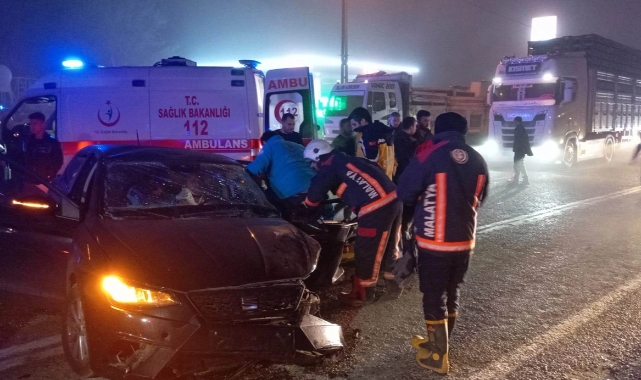 Malatya'da iki otomobil çarpıştı: 1 ölü, 5 yaralı