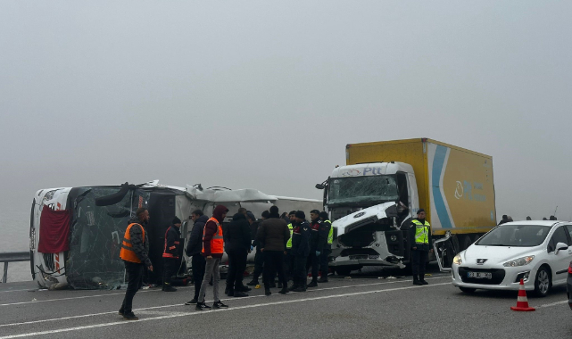 Malatya'da yolcu otobüsü devrildi!  4 ölü, 36 yaralı