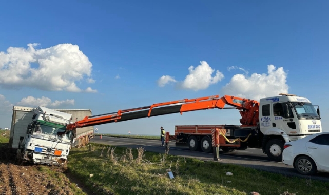 Mardin'de kontrolden çıkan TIR devrildi