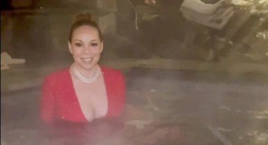 Mariah Carey elbiseyle sıcak su küveti geleneğini bozmadı