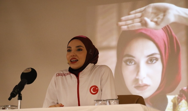 Milli Tekvandocu Kübra Dağlı, KBÜ'de öğrencilerle buluştu