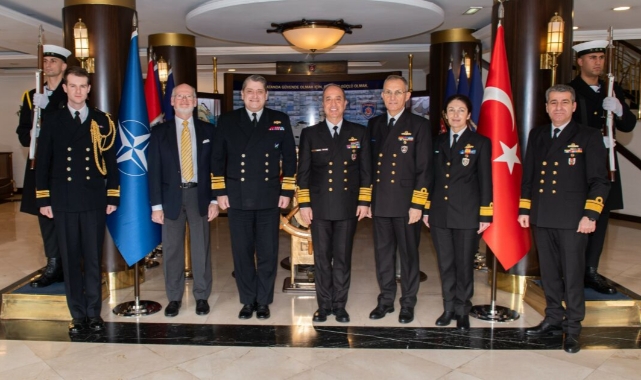 NATO Komutanı, Deniz Kuvvetleri Komutanlığını ziyaret etti