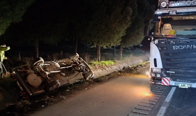 Önce TIR'a çaptı sonra devrildi!