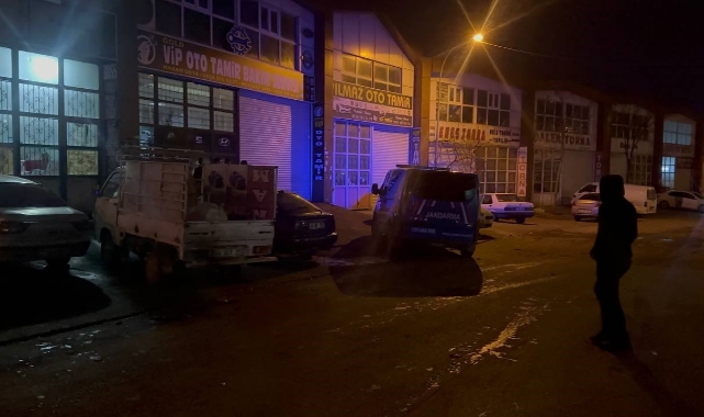 Oto sanayi esnafı ile müşteriler arasında silahlı kavga