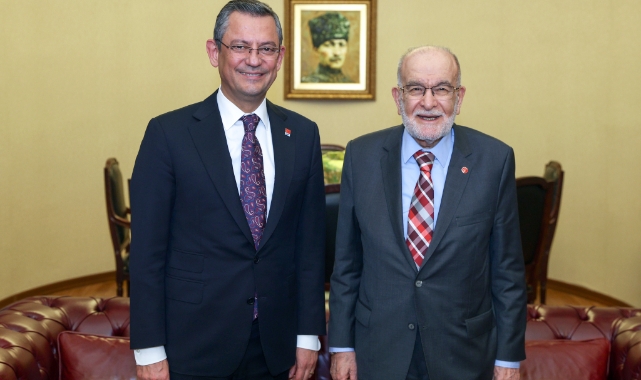 Özgür Özel, Karamollaoğlu ile bir araya geldi