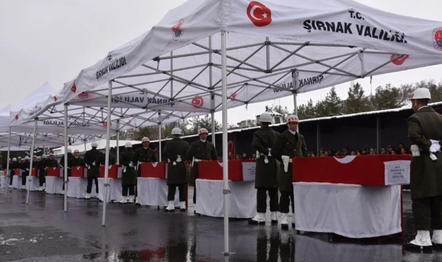 Pençe-Kilit Harekatı bölgesinde şehit olan 9 asker için Şırnak'ta tören