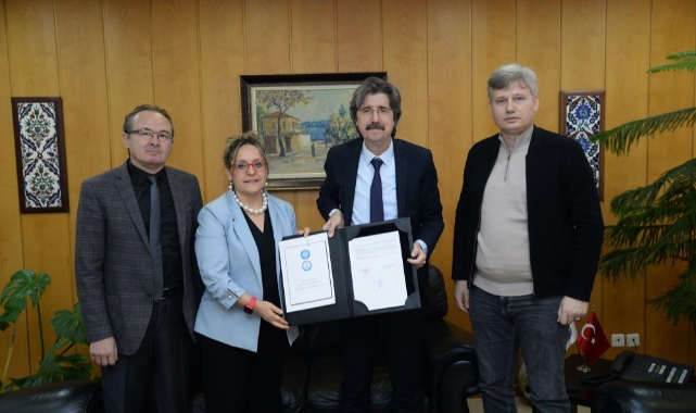 Sağlık Hizmetleri MYO’yu tercih edecek 15 öğrenciye burs desteği