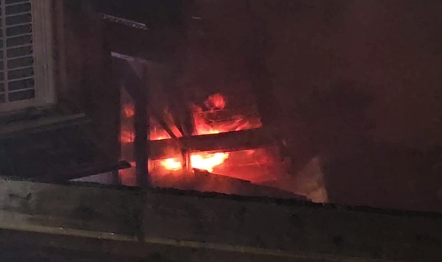 Sakarya’da tek katlı ev alevlere teslim oldu